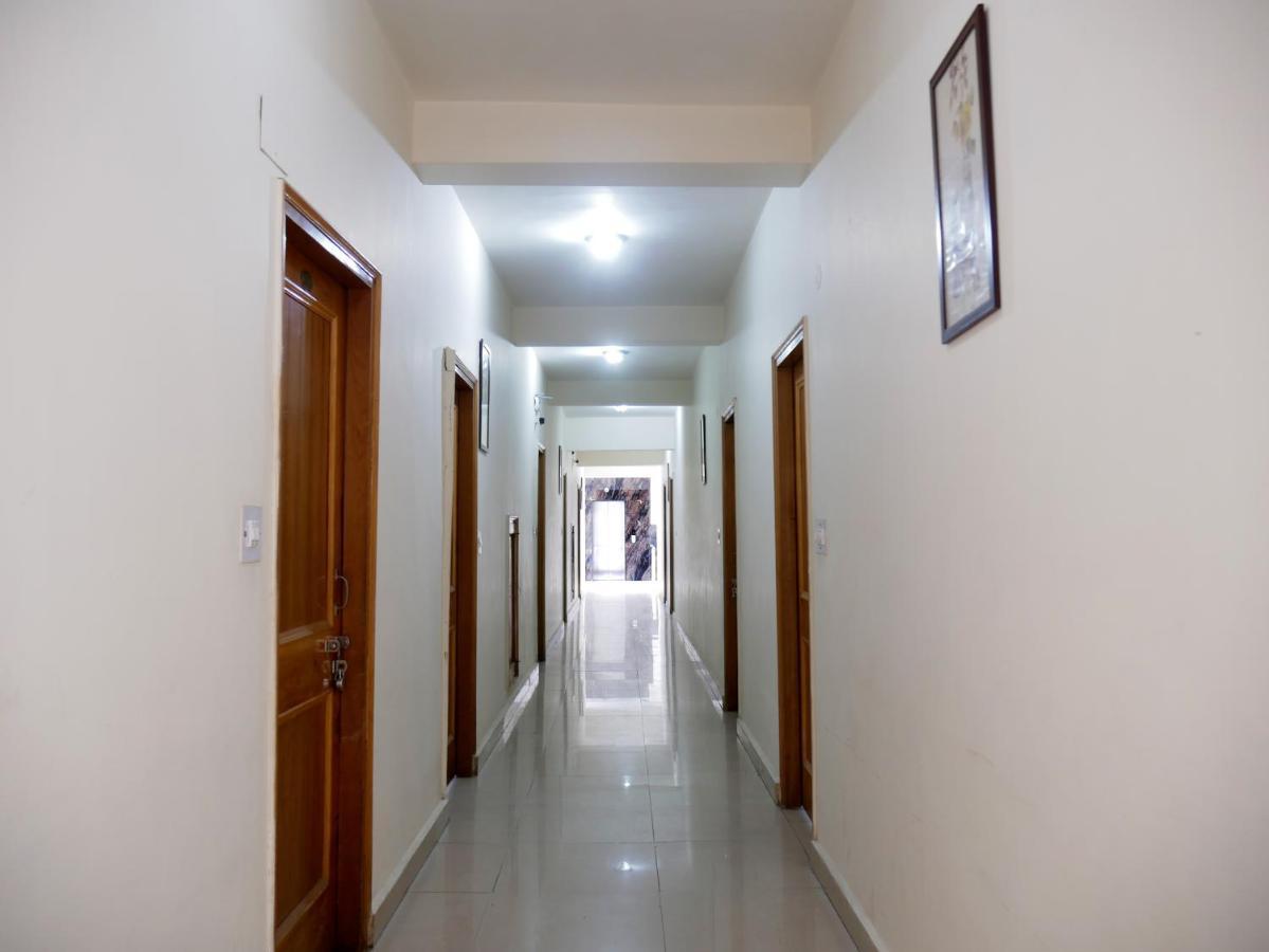 New Ambika International Mall Road Hotel Manali  Ngoại thất bức ảnh
