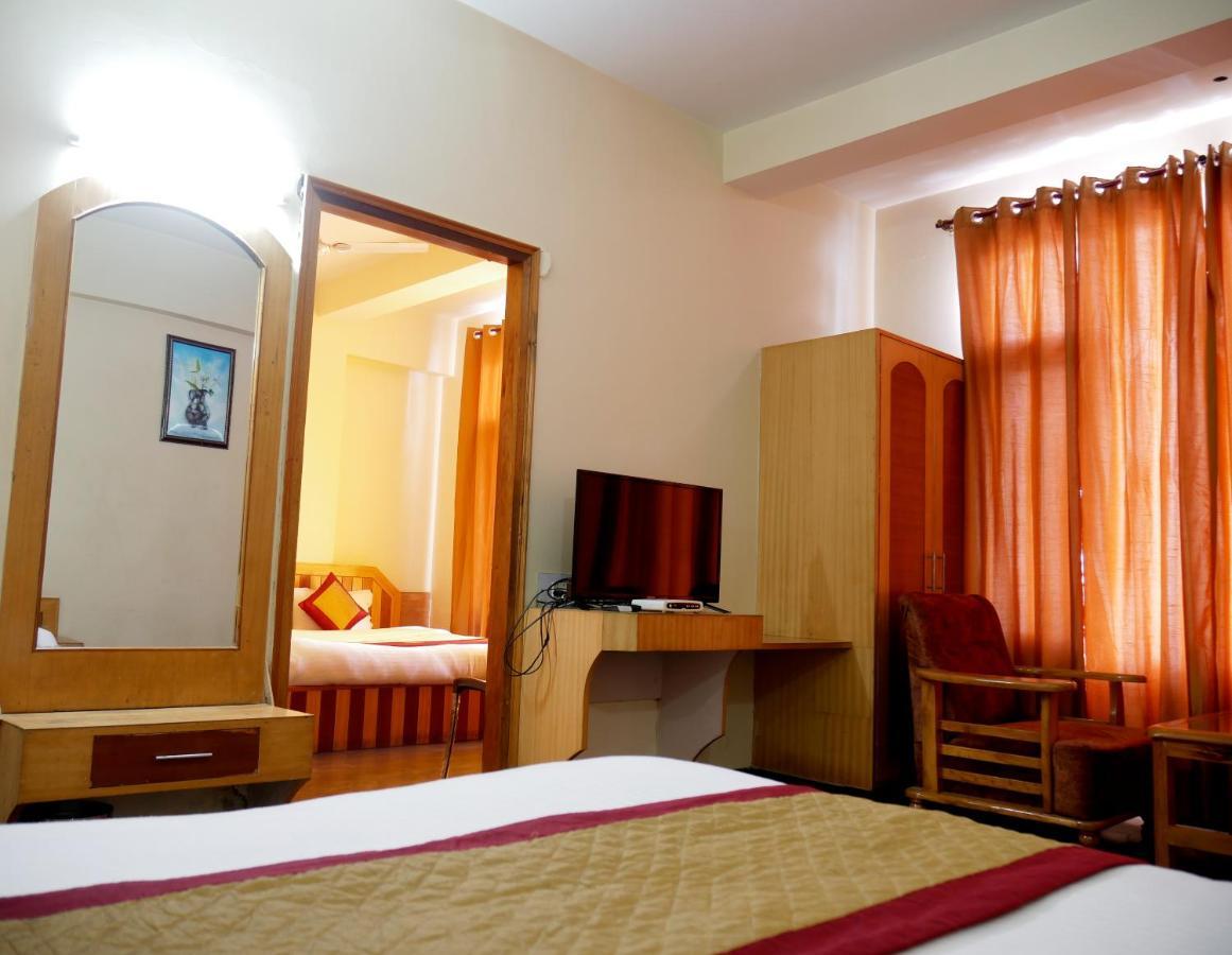 New Ambika International Mall Road Hotel Manali  Ngoại thất bức ảnh