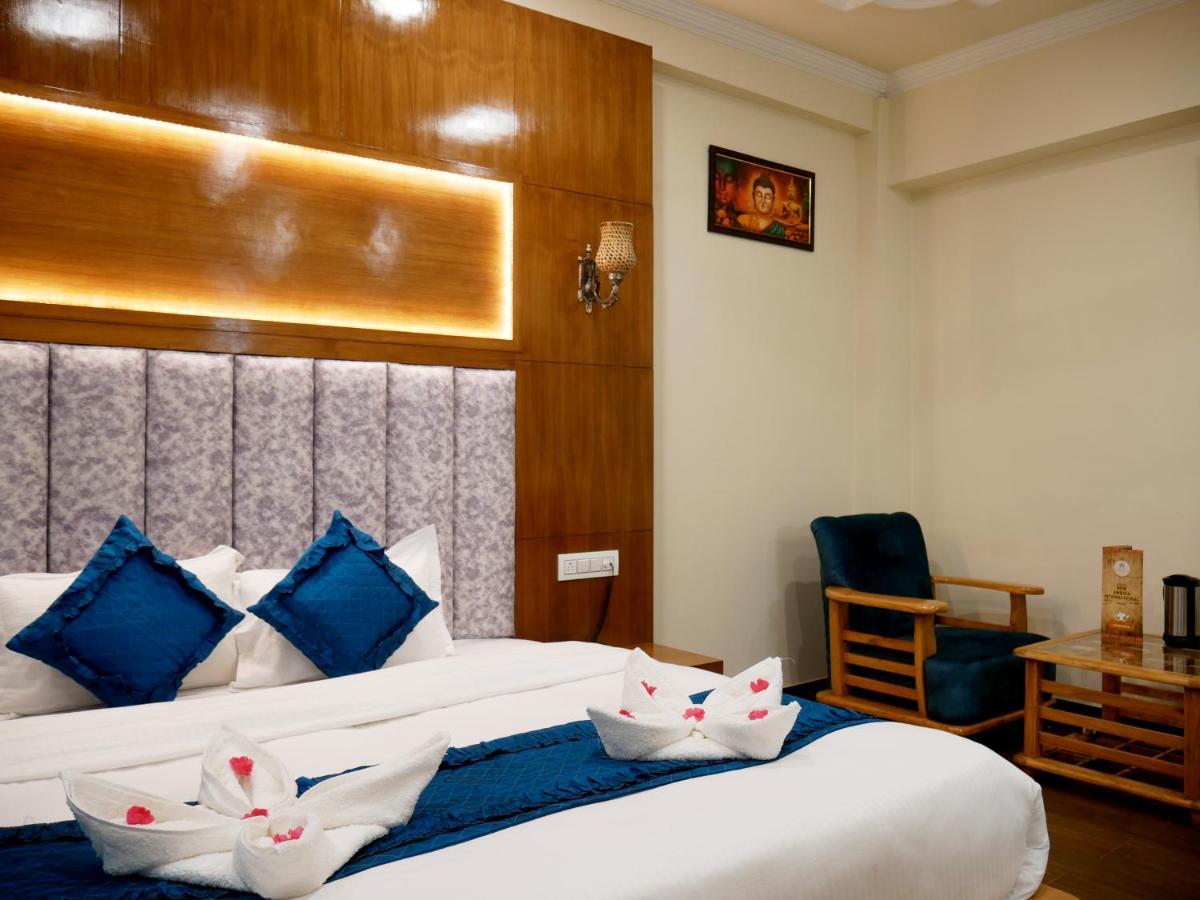 New Ambika International Mall Road Hotel Manali  Ngoại thất bức ảnh