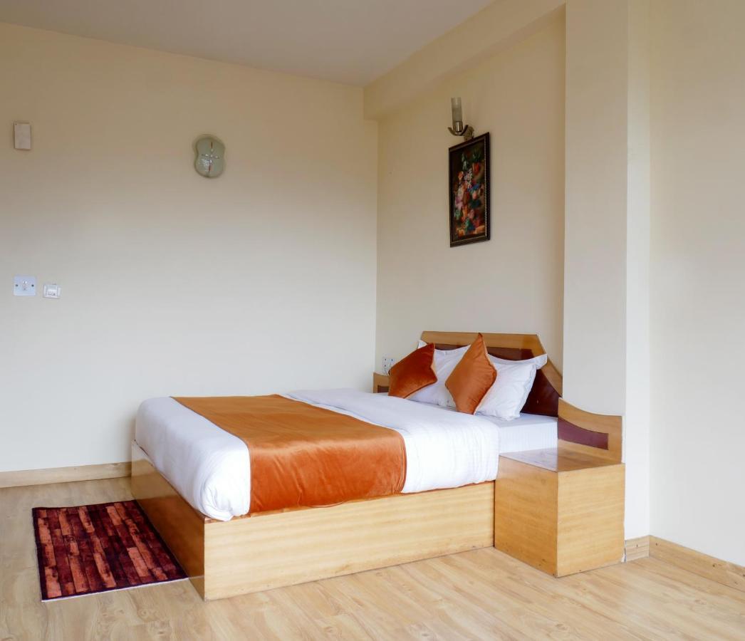 New Ambika International Mall Road Hotel Manali  Ngoại thất bức ảnh