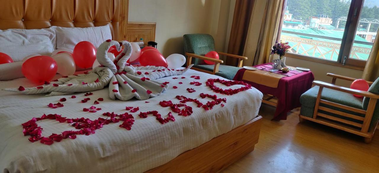 New Ambika International Mall Road Hotel Manali  Ngoại thất bức ảnh