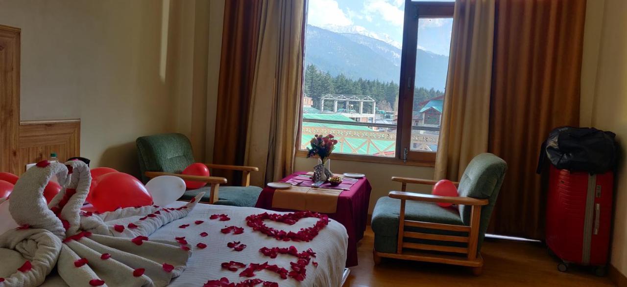 New Ambika International Mall Road Hotel Manali  Ngoại thất bức ảnh