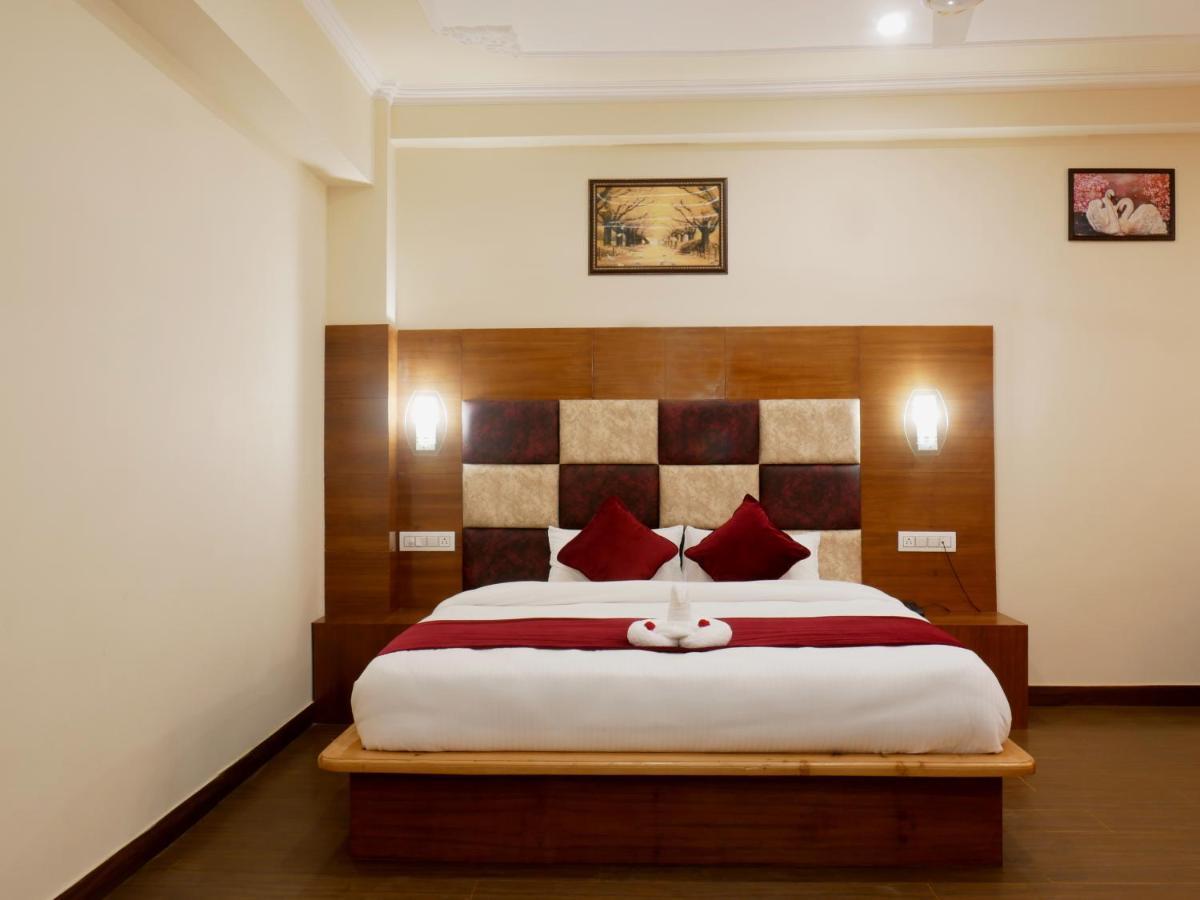 New Ambika International Mall Road Hotel Manali  Ngoại thất bức ảnh