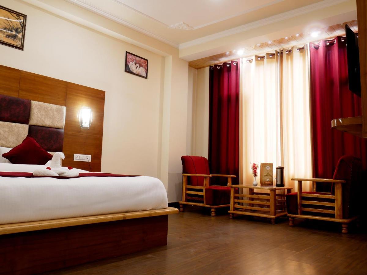 New Ambika International Mall Road Hotel Manali  Ngoại thất bức ảnh