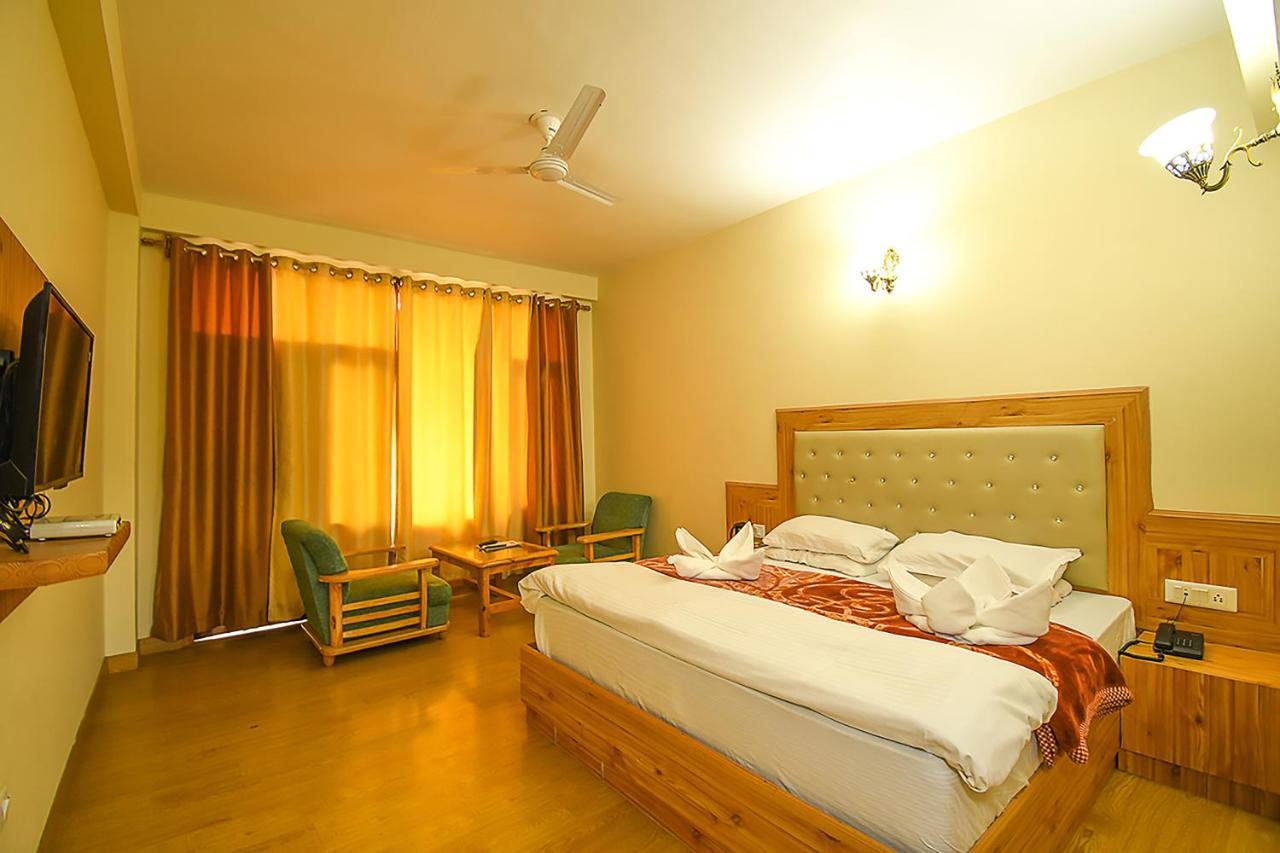 New Ambika International Mall Road Hotel Manali  Ngoại thất bức ảnh