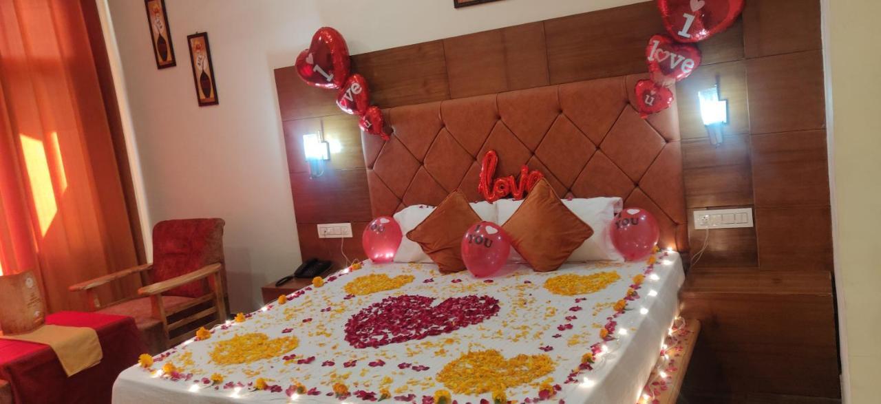 New Ambika International Mall Road Hotel Manali  Ngoại thất bức ảnh