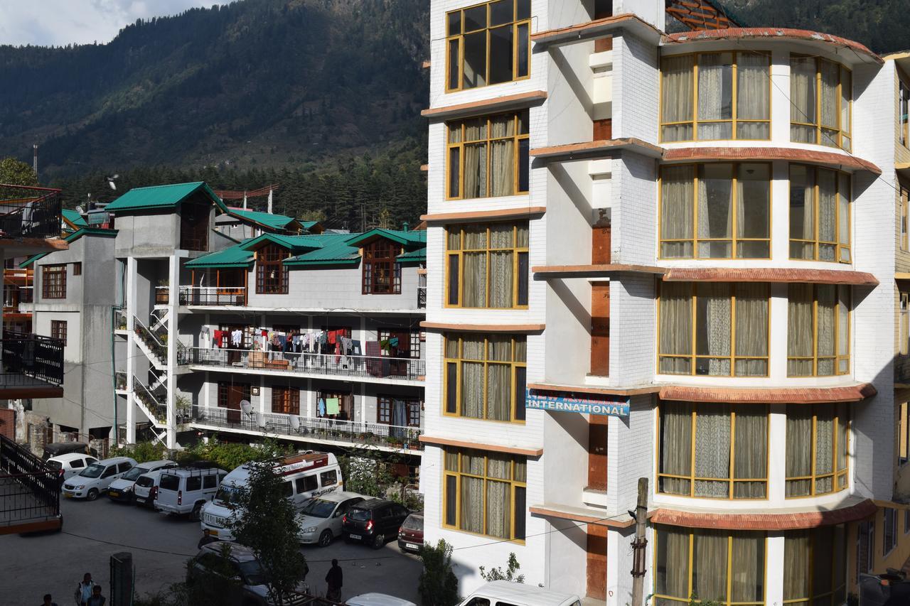 New Ambika International Mall Road Hotel Manali  Ngoại thất bức ảnh